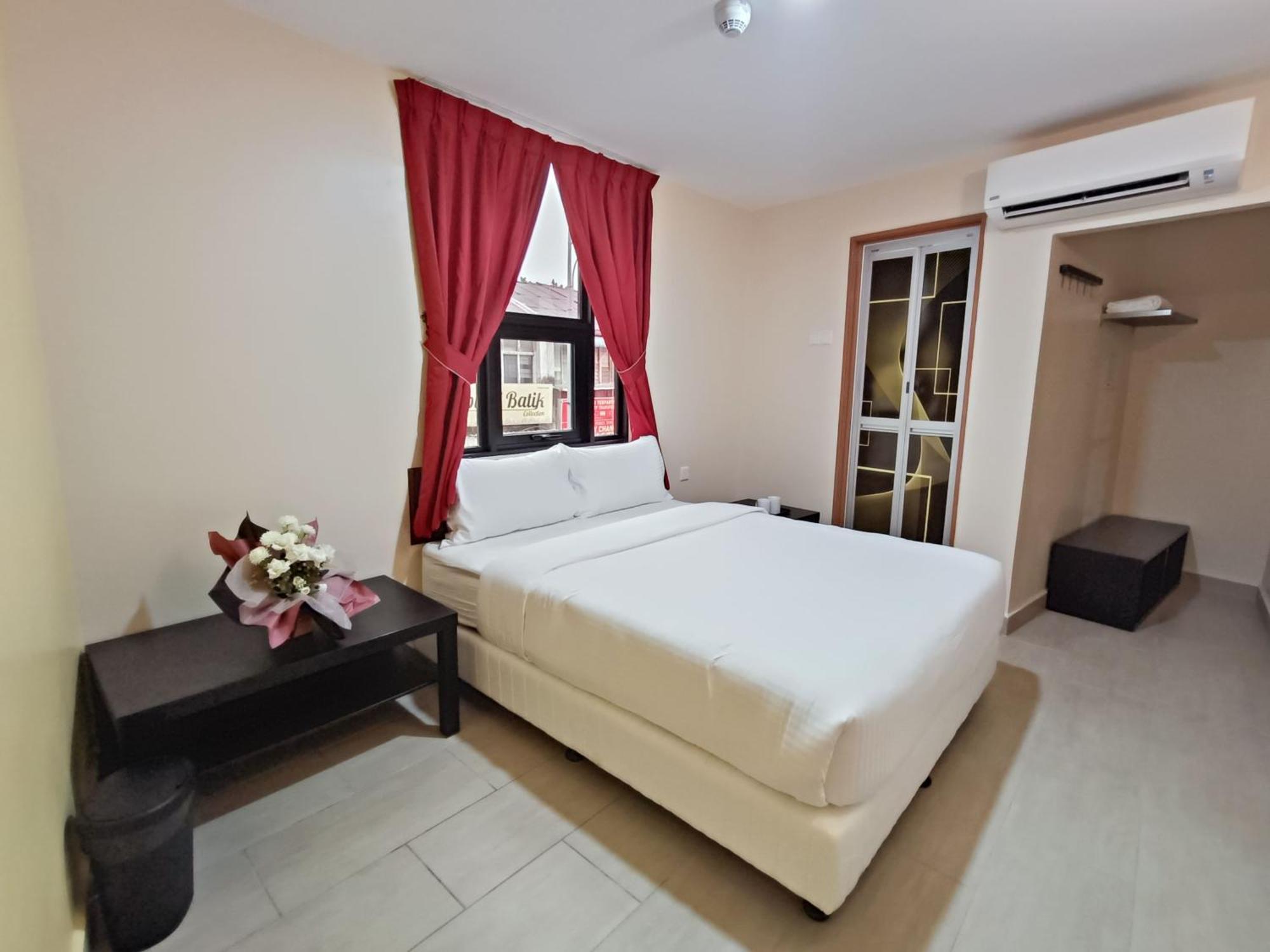 Capital O 90897 Island Hotel George Town