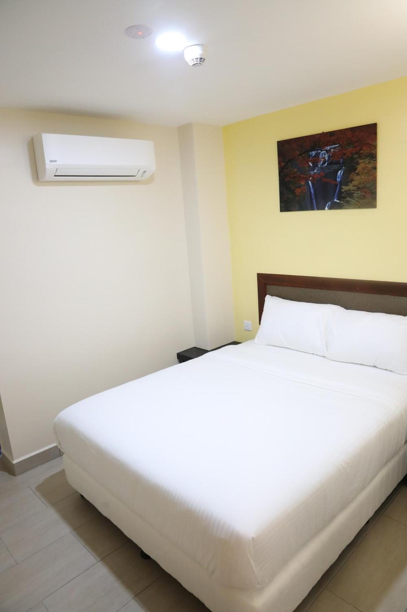 Capital O 90897 Island 3* George Town