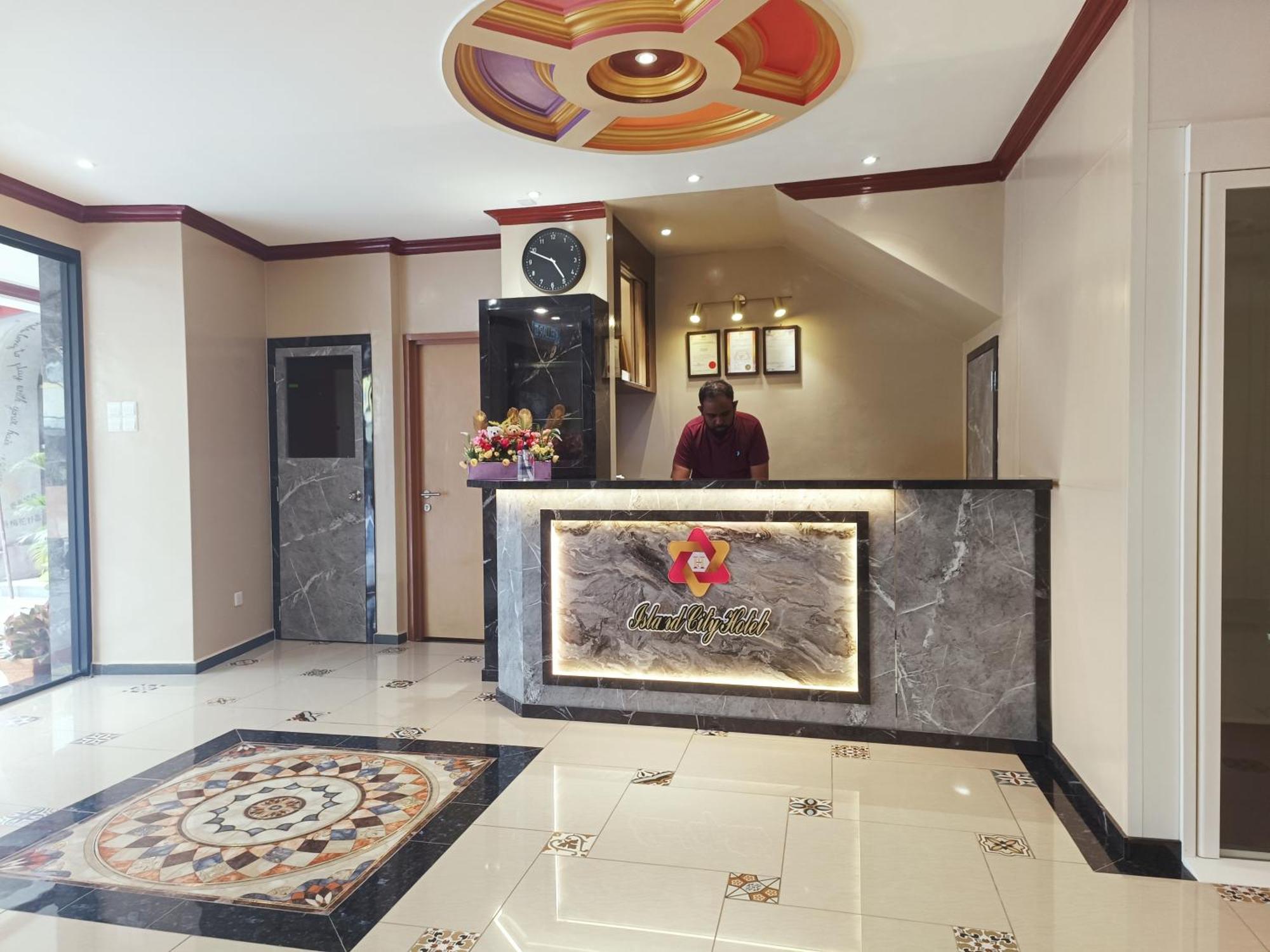 Capital O 90897 Island Hotel 3*