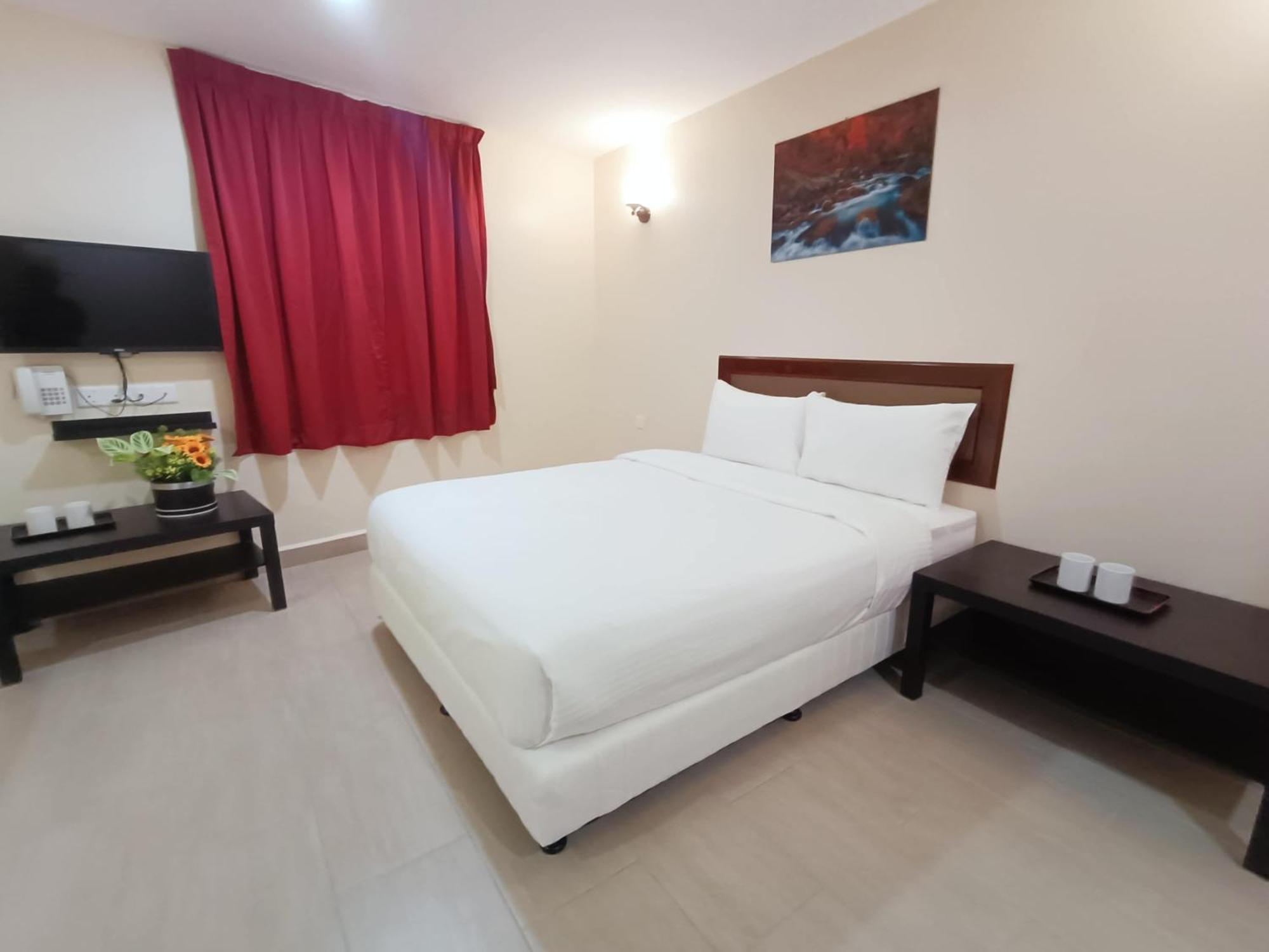 Hotel Capital O 90897 Island George Town