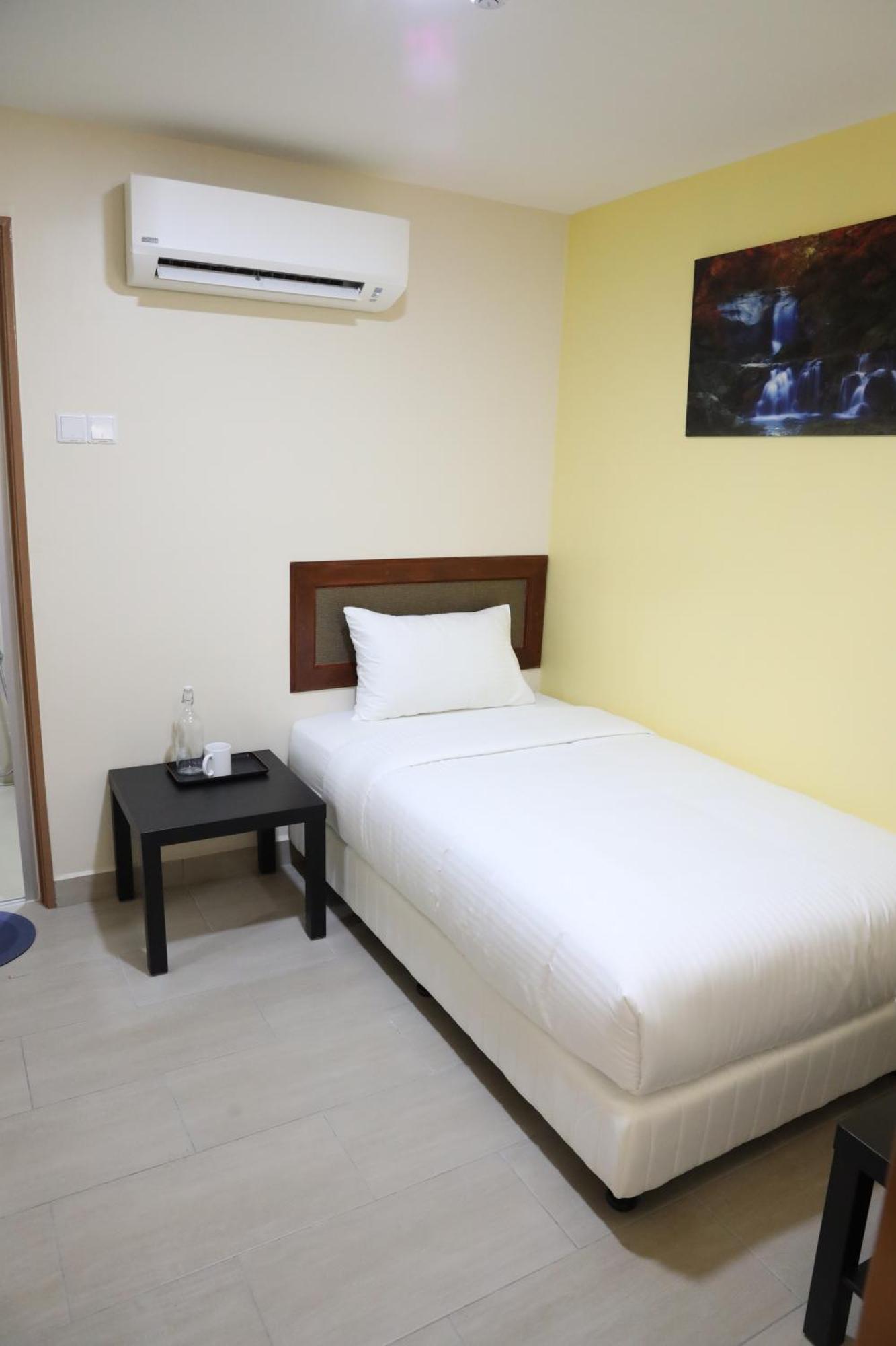 Hotel Capital O 90897 Island