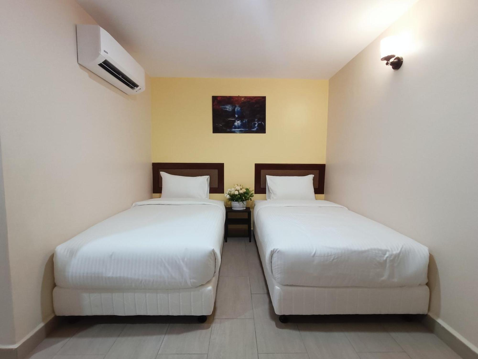 Capital O 90897 Island Hotel 3*