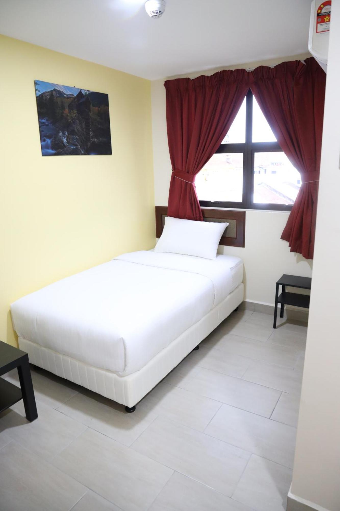 Hotel Capital O 90897 Island 3*
