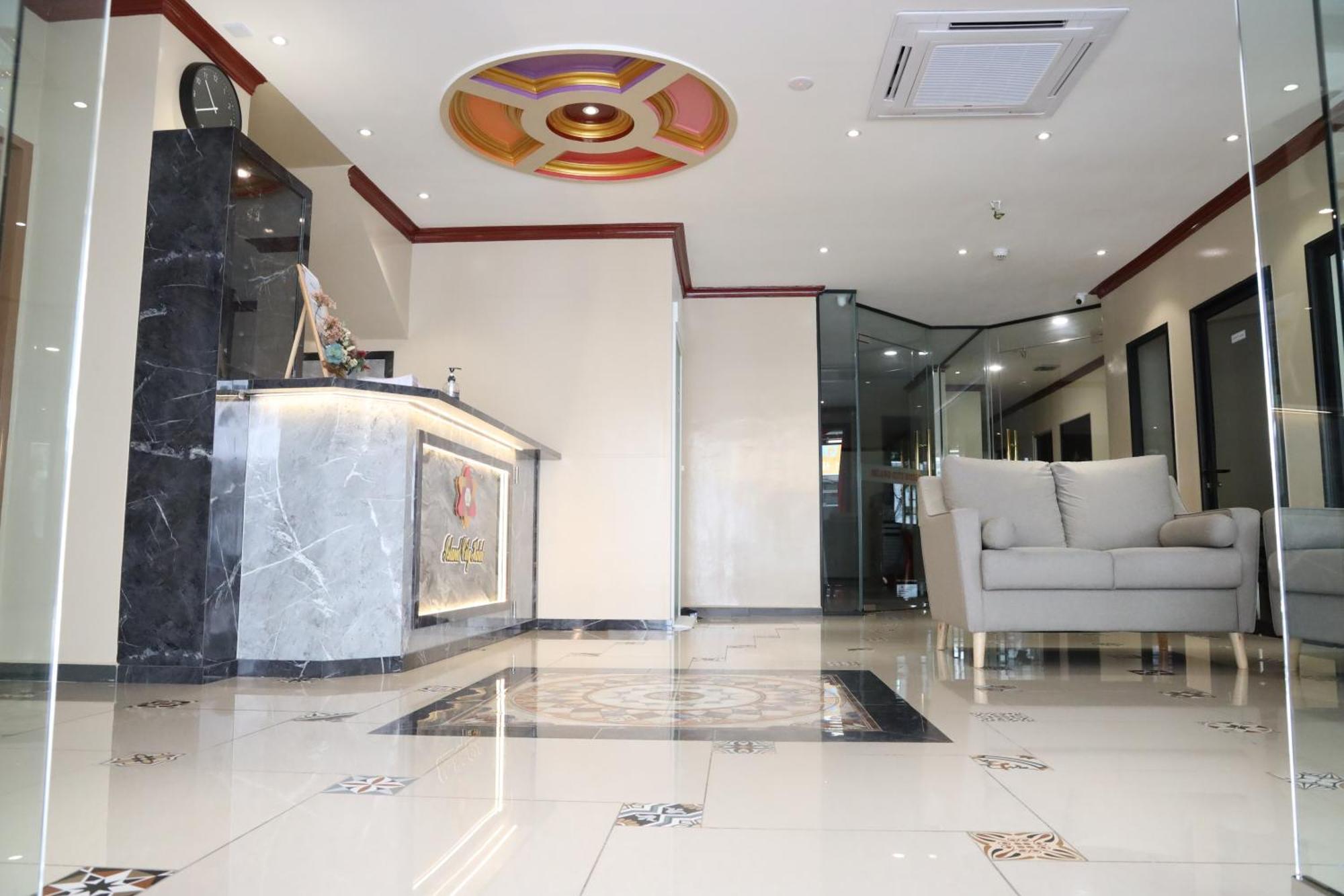 Capital O 90897 Island Hotel