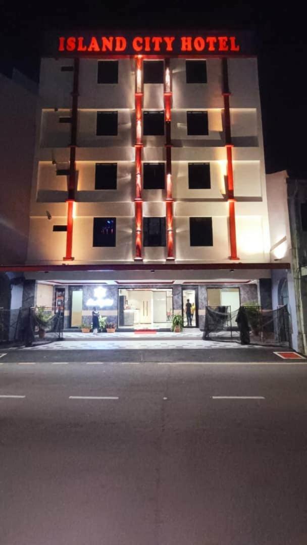 Capital O 90897 Island Hotel 3*