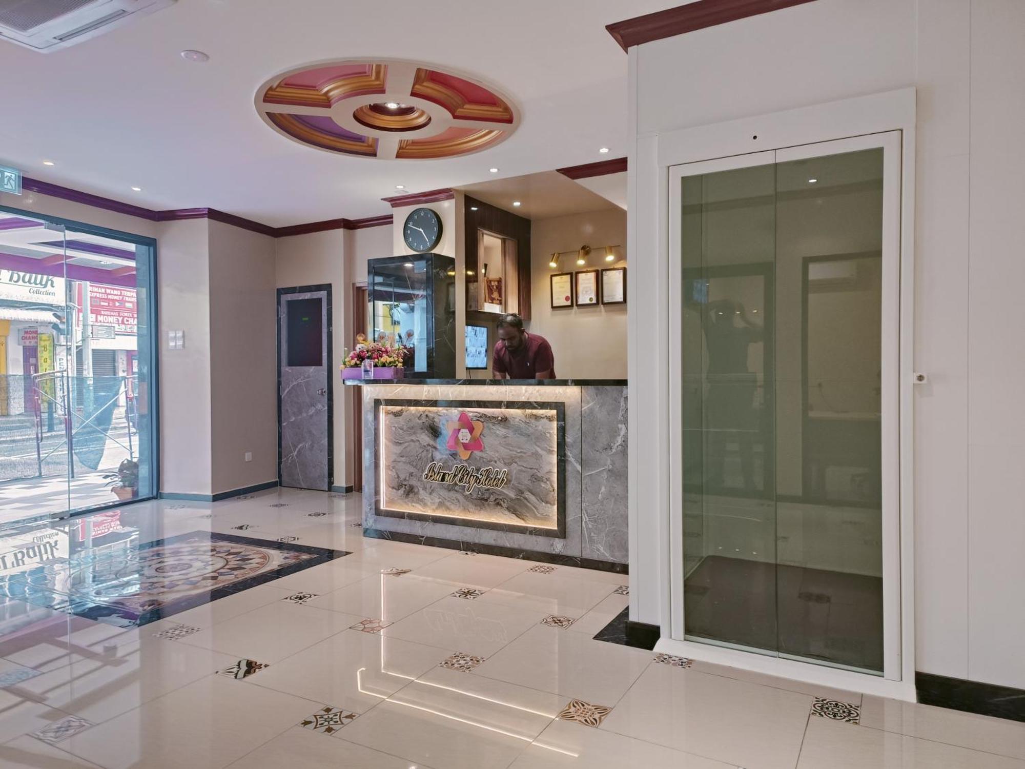 Hotel Capital O 90897 Island